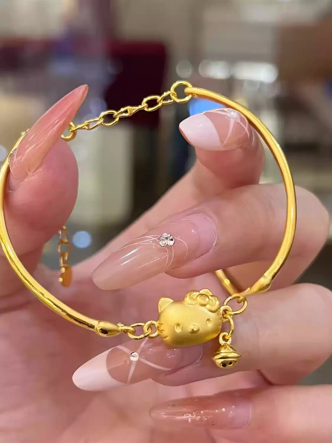 O1CN01EWC9WG2C6hwUpAmon~crop,174,0,1125,1500~_!!502508425.jpg_q50.jpg_ Elegant Gold Ring for Women, Custom Name Design, French Minimalist Luxury Jewelry Gift - 图片 1